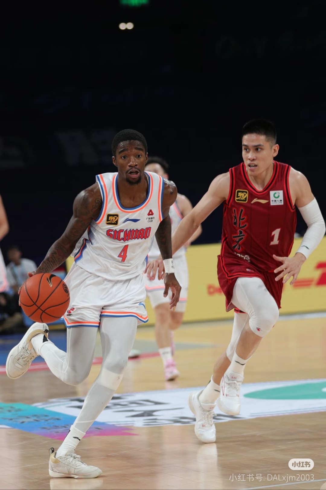 福建队险胜灰熊，拉文惊艳四座