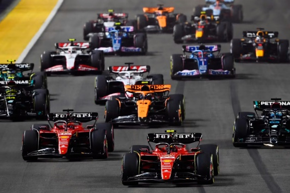 迈凯伦翻盘威廉姆斯，汉密尔顿刷新纪录