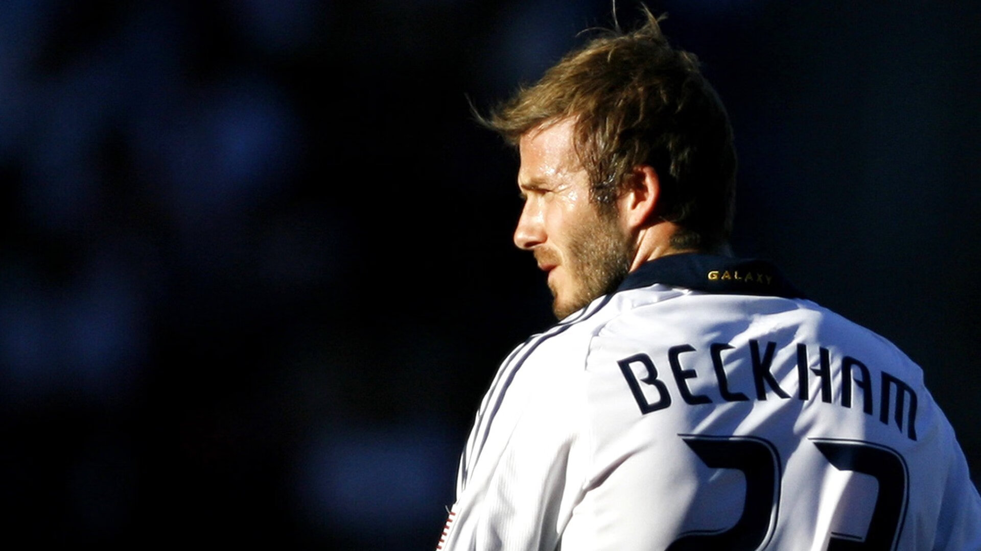 爱游戏官网-萨拉赫的沉默与西班牙的喧嚣，当胜利的焦点照向一个缺席者