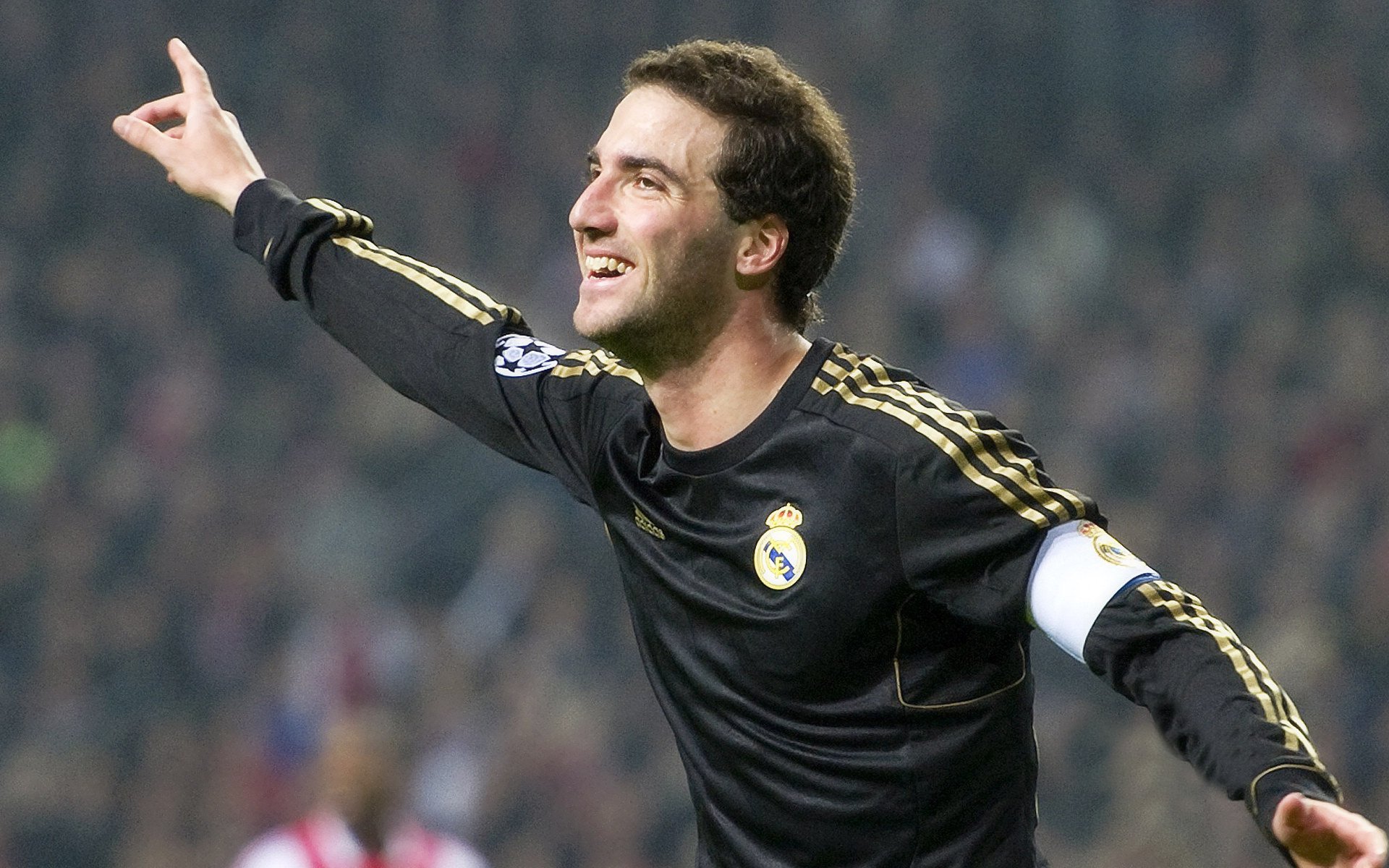 新西兰对阵美国，金玟哉一夫当关，亚洲巨星价值照亮世界杯舞台